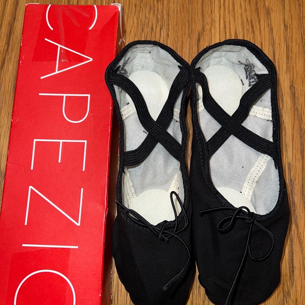 New Capezio Black Canvas Romeo Elastic Men’s Ballet Shoes size 8.5 8 1/2